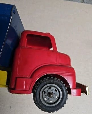 VINTAGE ALL ORIGINAL WYANDOTTE PRESSED STEEL TRUCK WITH DUMP BED - Thumbnail 19