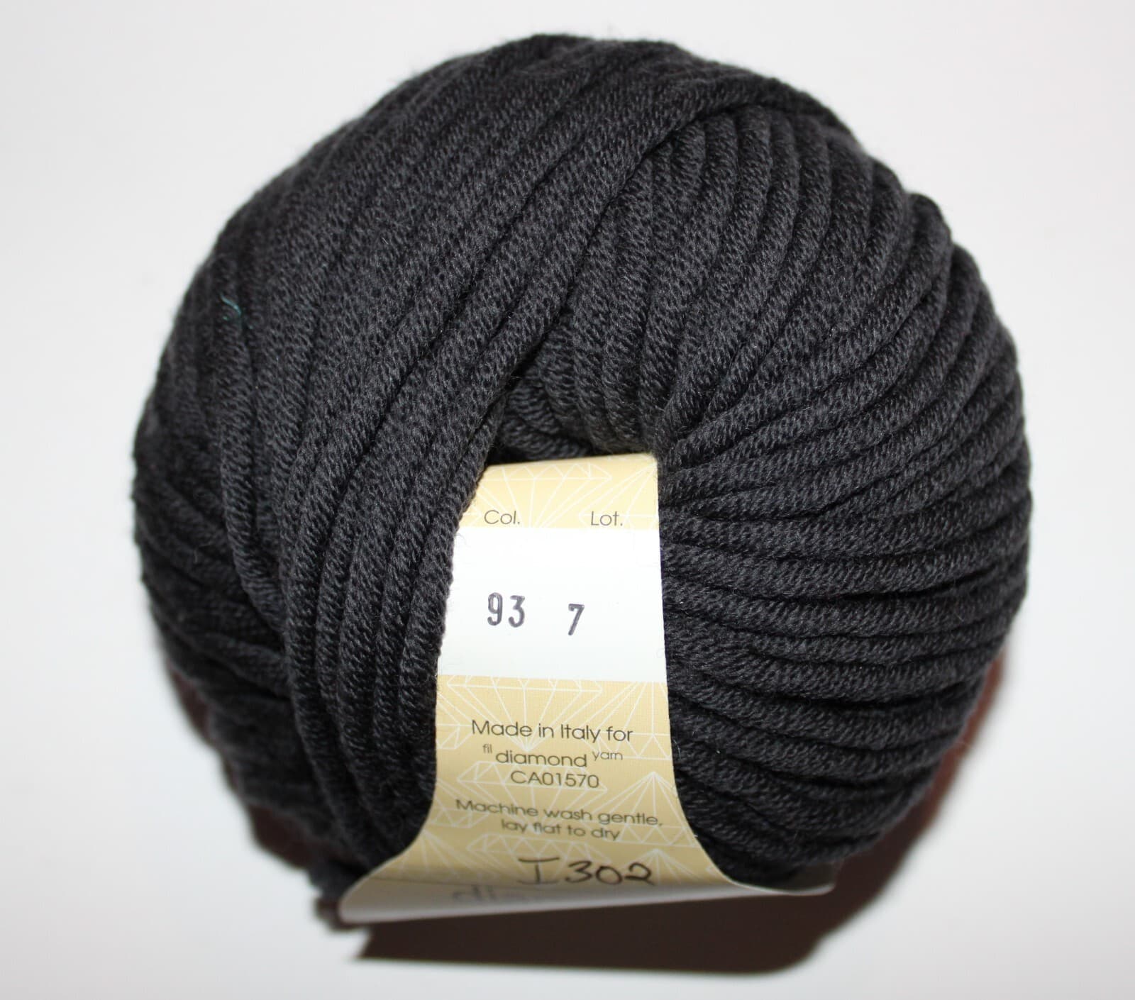 Diamond Luxury Mega Merino Yarn, 100% Merino Wool, Col 93 Black 100gr 90m