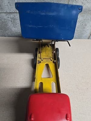 VINTAGE ALL ORIGINAL WYANDOTTE PRESSED STEEL TRUCK WITH DUMP BED - Thumbnail 14