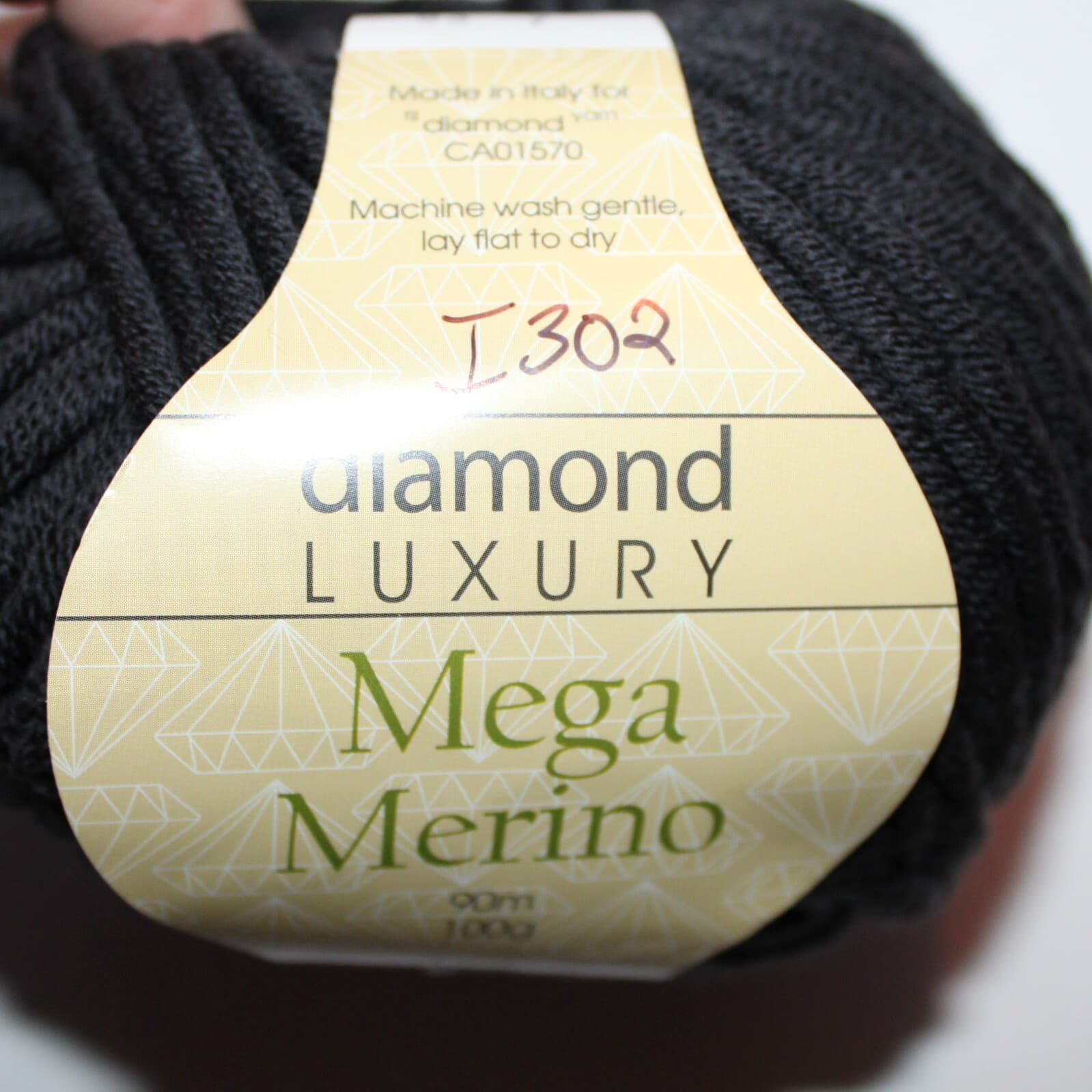 Diamond Luxury Mega Merino Yarn, 100% Merino Wool, Col 93 Black 100gr 90m - Thumbnail 3