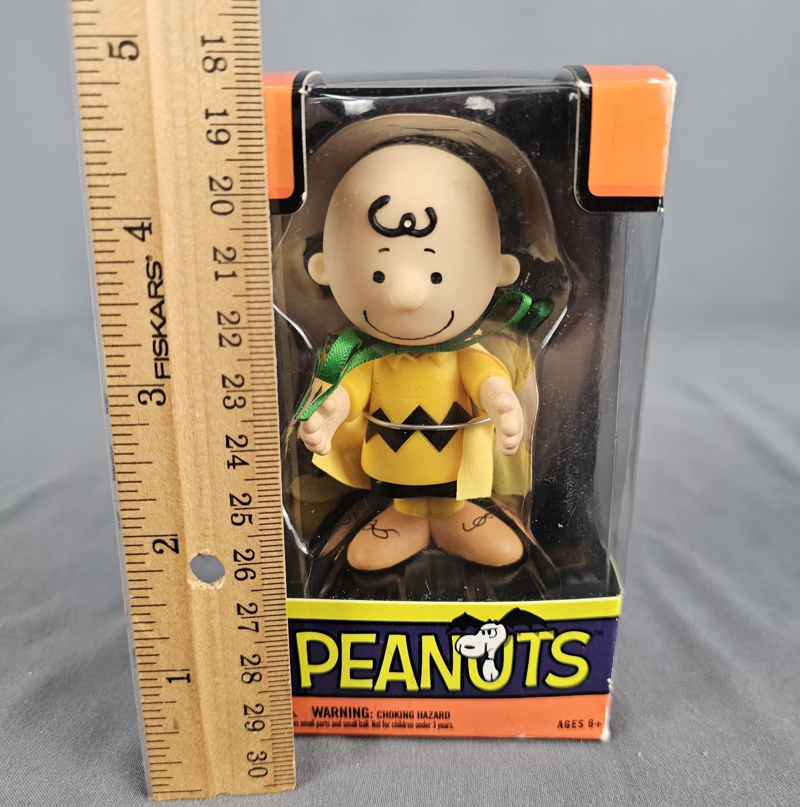 2013 Peanuts Lucy Queen of Hearts Charlie Brown Superhero Snoopy Masked Marvel - Thumbnail 2