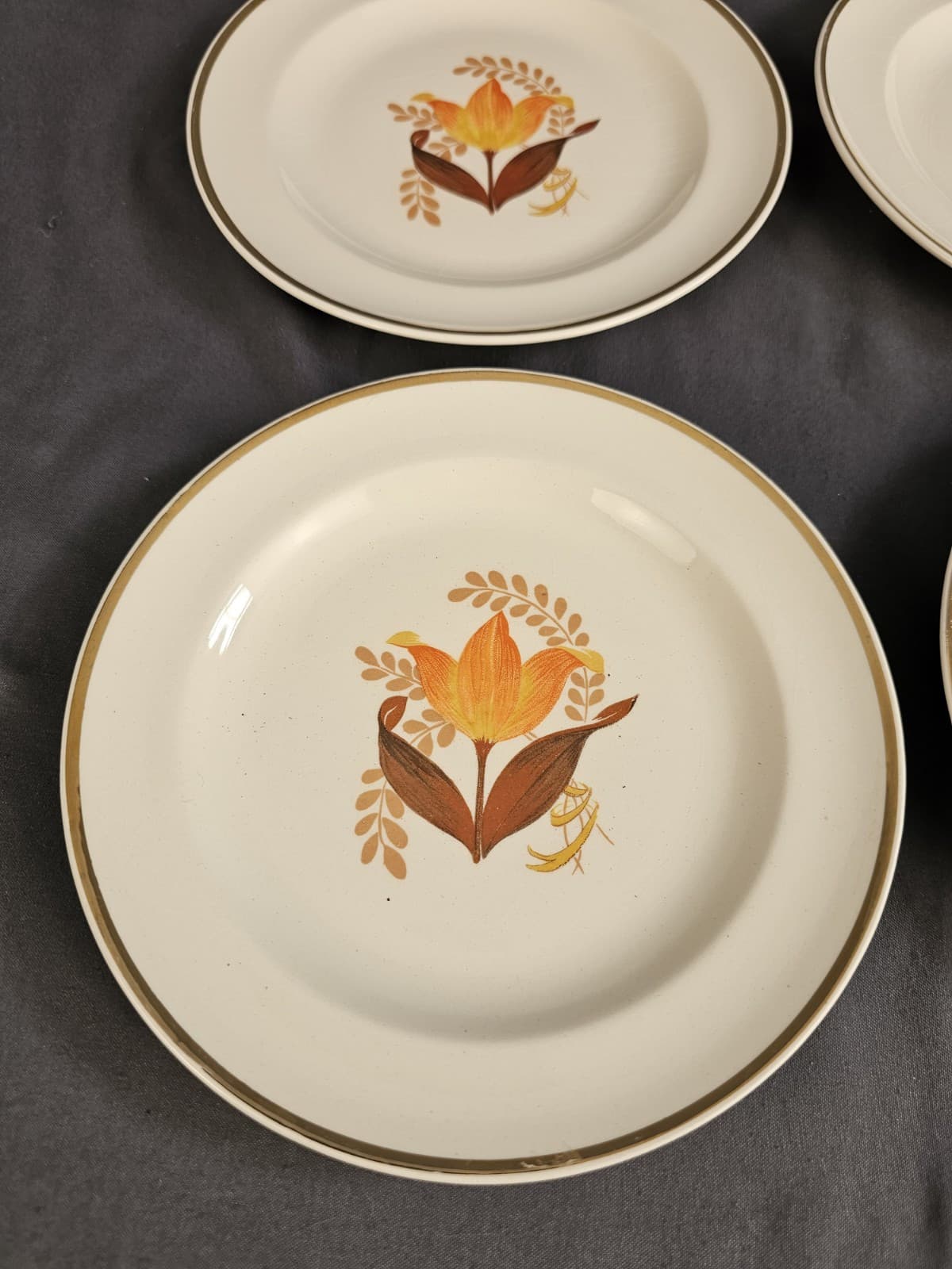 Vintage Bakelite Modern Tulip by Harker Set of 4 - 6.25" Bread Plates - Thumbnail 2