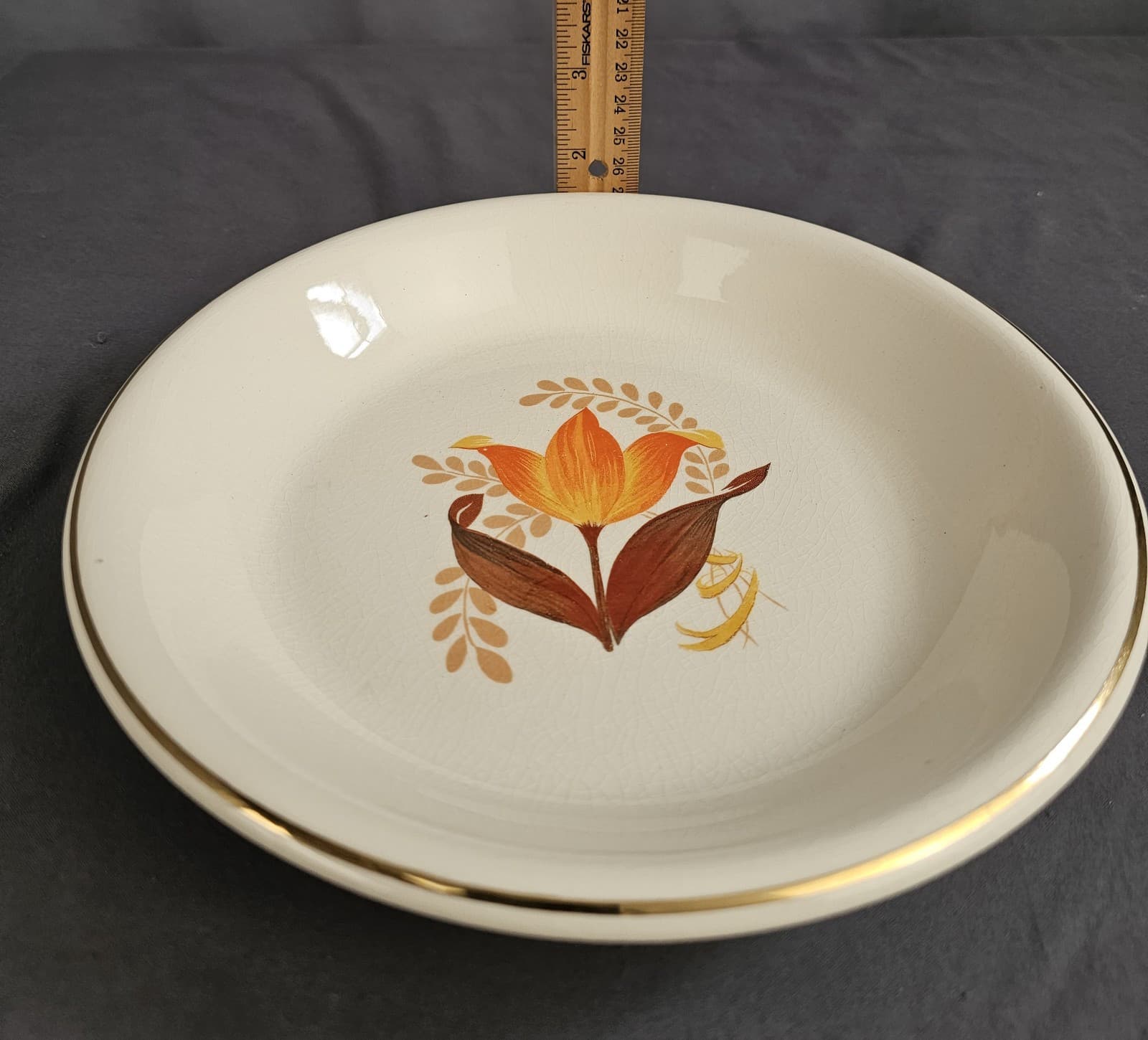 Vintage Bakelite Modern Tulip by Harker Bowl 9" Diameter - Thumbnail 3
