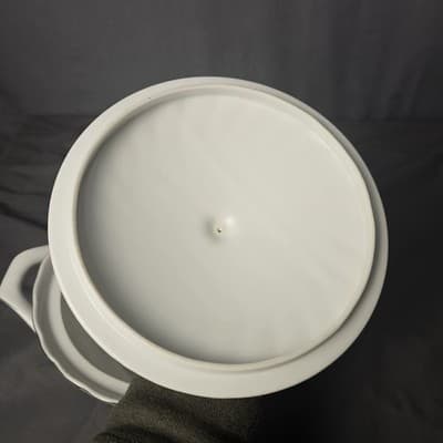Royal Swirl Casserole Vegetable Serving Covered Bowl Dish Handles 8.5" VTG Fine - Thumbnail 4