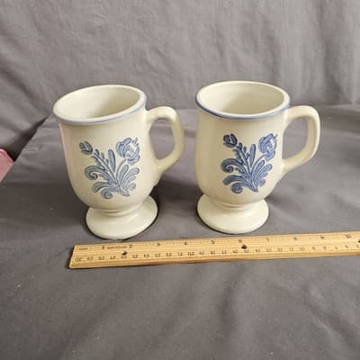 Pfaltzgraff Yorktowne Stoneware Footed Pedestal Coffee Mugs Set Of 2 VINTAGE-EUC - Thumbnail 4