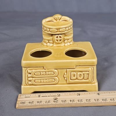 Vintage Artmark Wood Stove with Coffee and Tea Pot Salt and Pepper Shakers - Thumbnail 10