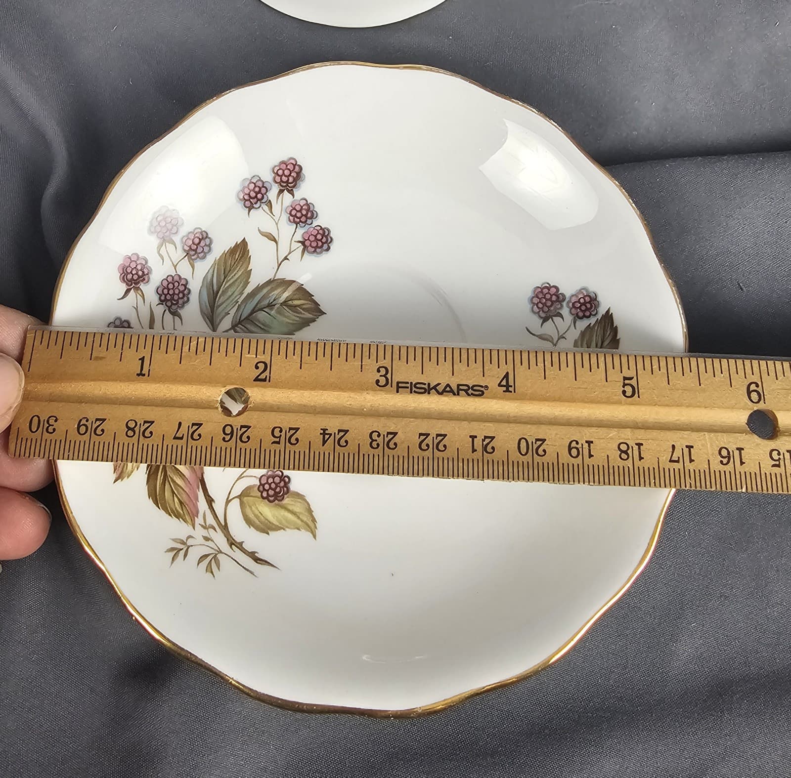 Royal Vale Bone China Black Berries Tea Cup and Saucer Pattern 7976 - Thumbnail 5