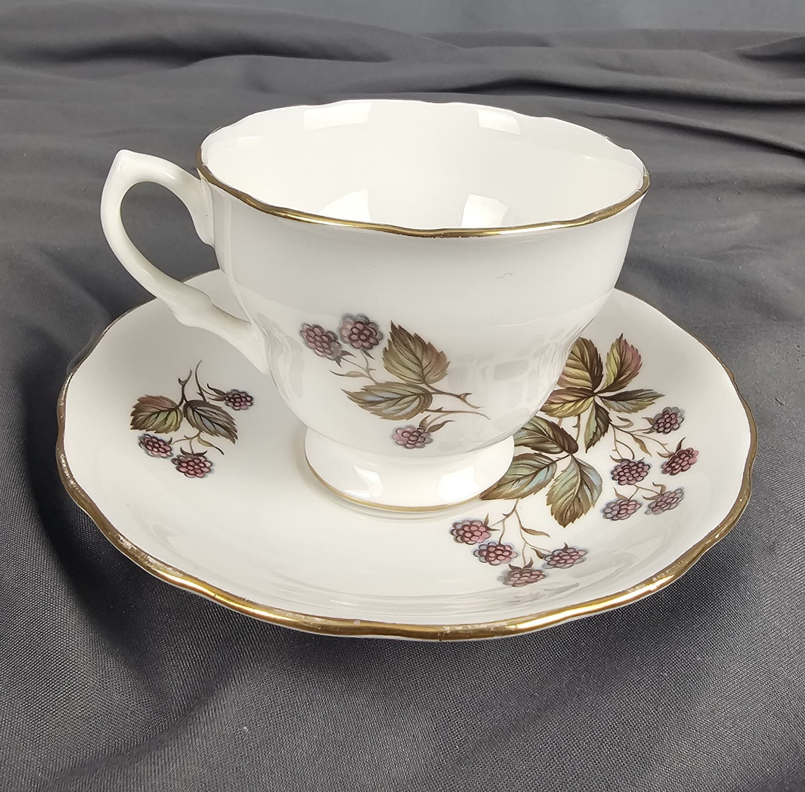 Royal Vale Bone China Black Berries Tea Cup and Saucer Pattern 7976 - Thumbnail 2