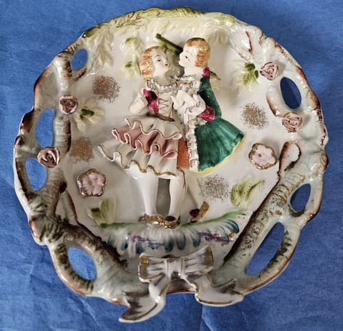 Japan Bone Lace China 3D Colonial Couple in Love Wall Hanger By Chase