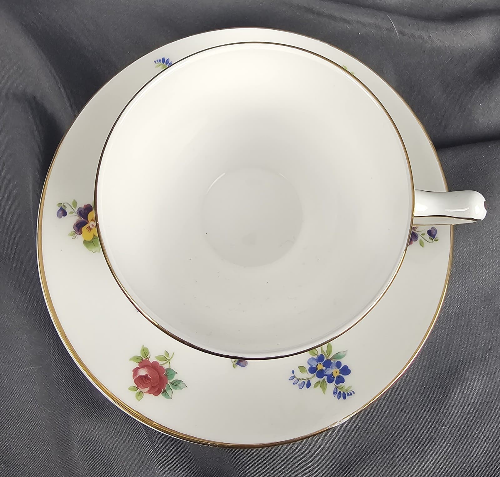 Vtg Royal Victoria Fine Bone China Teacup & Saucer Floral Rose Gold Trim England - Thumbnail 2