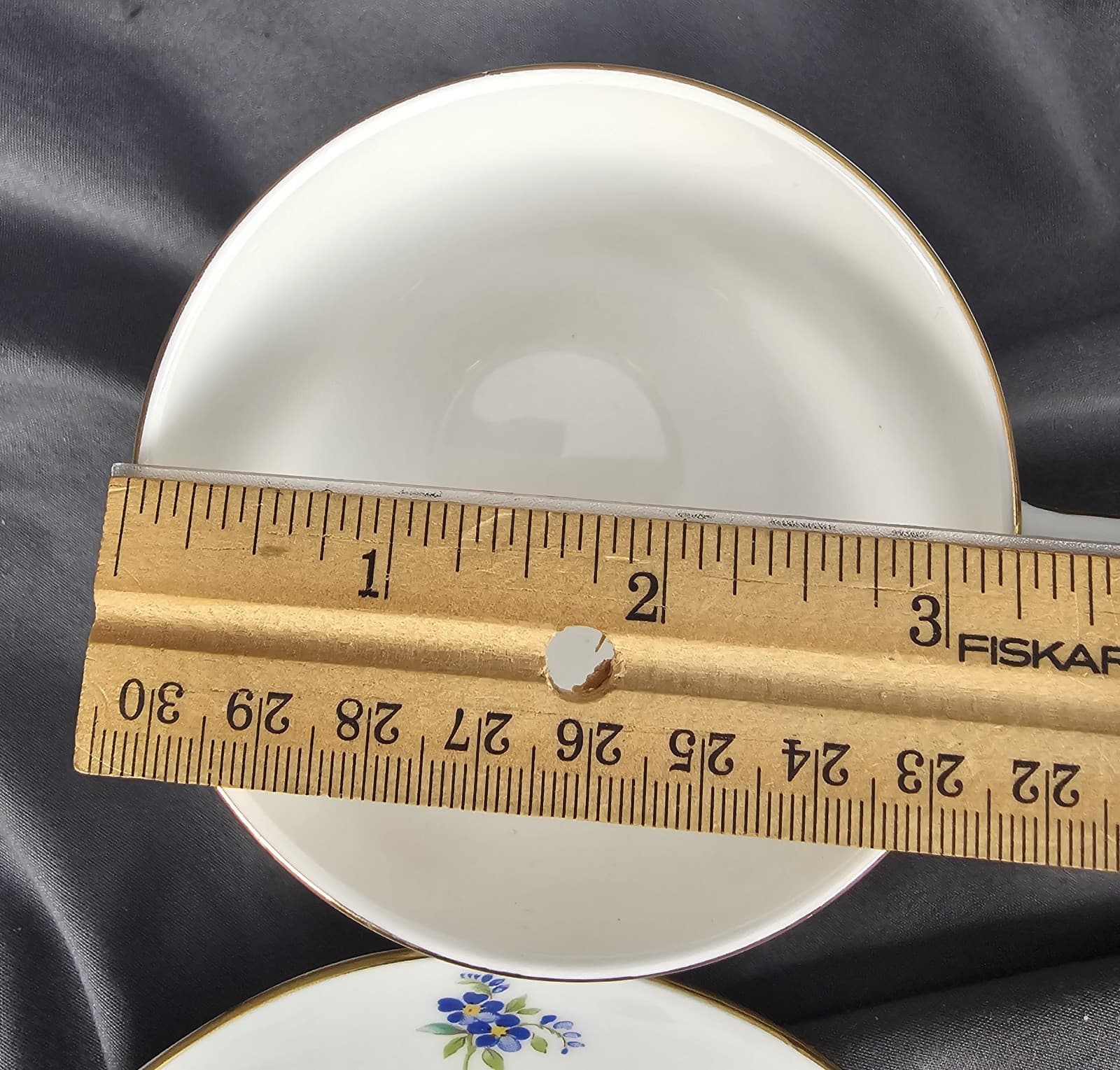 Vtg Royal Victoria Fine Bone China Teacup & Saucer Floral Rose Gold Trim England - Thumbnail 8