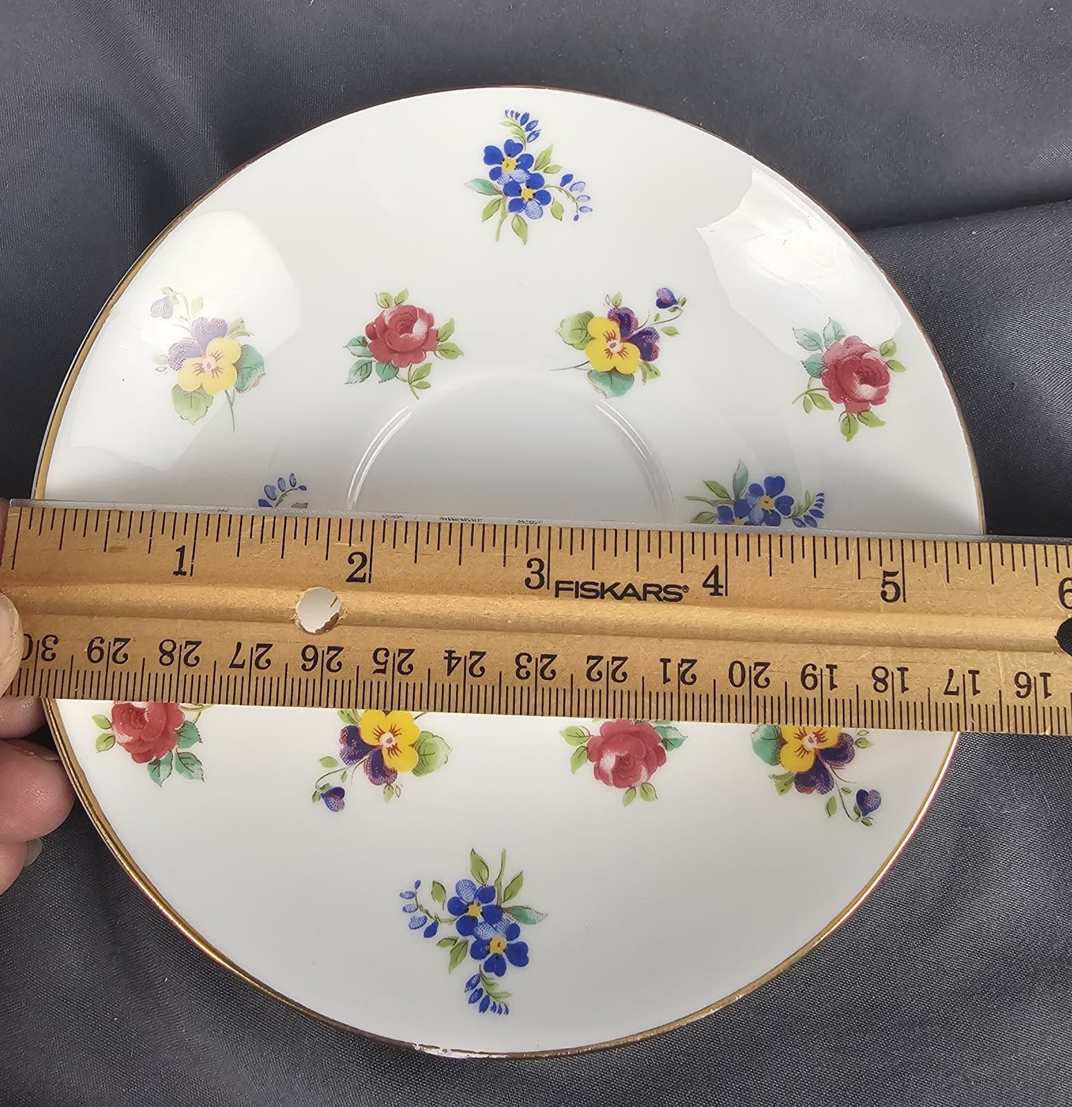 Vtg Royal Victoria Fine Bone China Teacup & Saucer Floral Rose Gold Trim England - Thumbnail 7