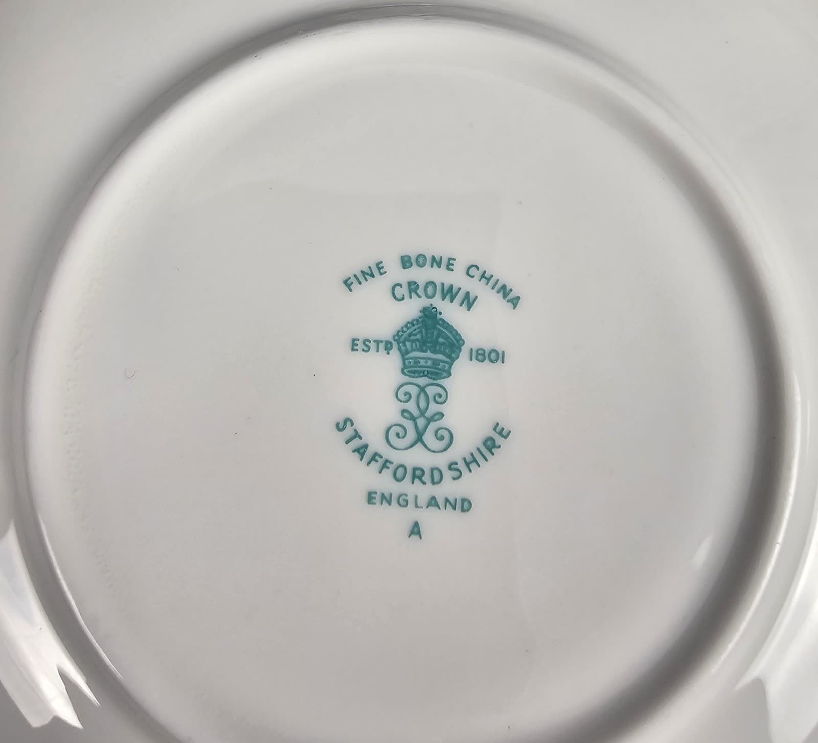 Vtg Royal Victoria Fine Bone China Teacup & Saucer Floral Rose Gold Trim England - Thumbnail 5