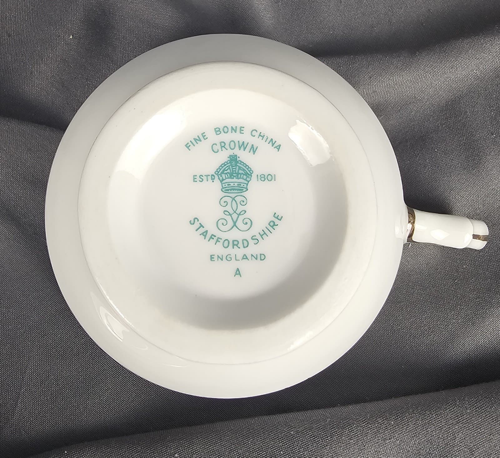 Vtg Royal Victoria Fine Bone China Teacup & Saucer Floral Rose Gold Trim England - Thumbnail 6