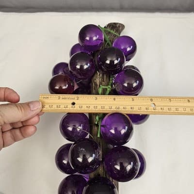 Vintage Beautiful Lucite Purple Grapes Cluster on Driftwood MCM 1960's - Thumbnail 8