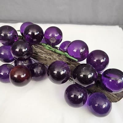 Vintage Beautiful Lucite Purple Grapes Cluster on Driftwood MCM 1960's - Thumbnail 5