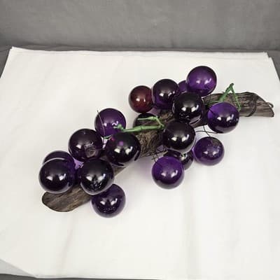 Vintage Beautiful Lucite Purple Grapes Cluster on Driftwood MCM 1960's - Thumbnail 2