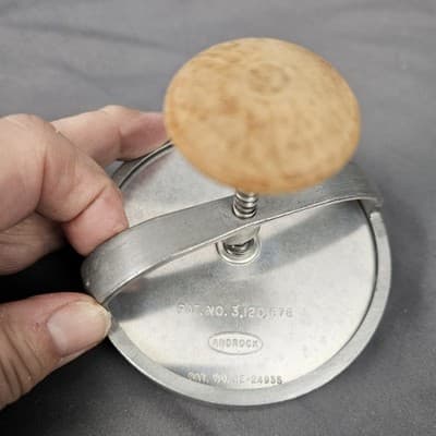 Vintage Androck Aluminum Spring Punch Biscuit Cookie Cutter Wood Knob Handle - Thumbnail 4
