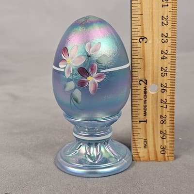Celeste Blue Iridescent Satin Fenton Glass Egg, Floral design, signed - Thumbnail 4