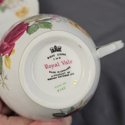 Vintage Royal Vale England Tea Cup & Saucer With Flowers Ridgeway Potteries LTD - Thumbnail 9