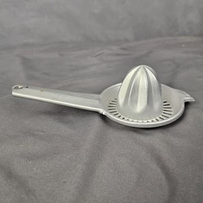Vintage Foley Aluminum Citrus Lemon Orange Juicer Squeezer Reamer Made in USA