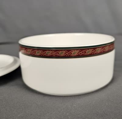 Mikasa Maxim Holiday Poinsettia Covered Dish Vintage Xmas Trinket Box Candy Dish - Thumbnail 4