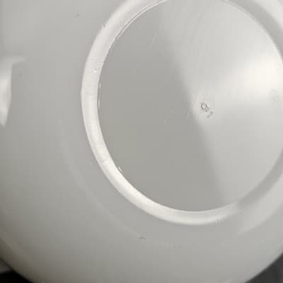 Milk Glass Mixing Bowl With Beautiful Detailed Work 10.5"x4" tall Covered Wagon - Thumbnail 6