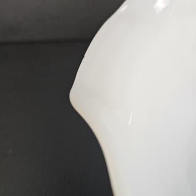 Milk Glass Mixing Bowl With Beautiful Detailed Work 10.5"x4" tall Covered Wagon - Thumbnail 8