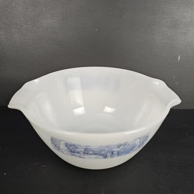 Milk Glass Mixing Bowl With Beautiful Detailed Work 10.5"x4" tall Covered Wagon - Thumbnail 2
