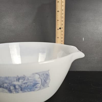 Milk Glass Mixing Bowl With Beautiful Detailed Work 10.5"x4" tall Covered Wagon - Thumbnail 11