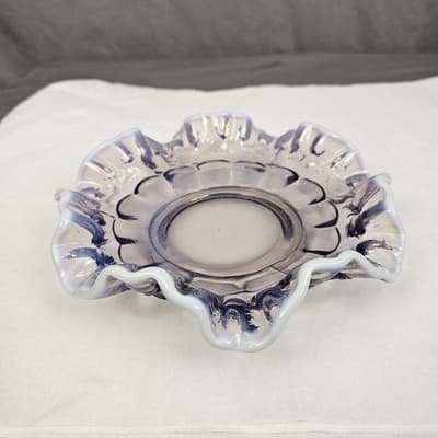 Westmoreland Grape Lilac Purple Opalescent UV Glass Bowl Dish Plate - Thumbnail 2