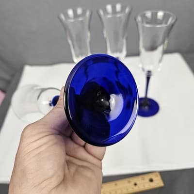 Vintage Set of 4 Luminarc Champagne Flutes Cobalt Blue Stem Clear Tulip Top - Thumbnail 6