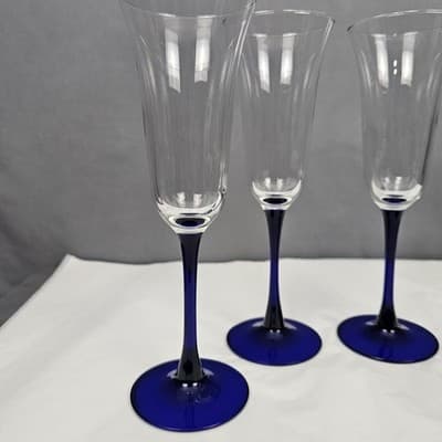 Vintage Set of 4 Luminarc Champagne Flutes Cobalt Blue Stem Clear Tulip Top - Thumbnail 2