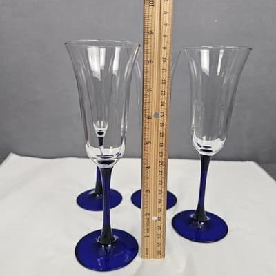 Vintage Set of 4 Luminarc Champagne Flutes Cobalt Blue Stem Clear Tulip Top - Thumbnail 4