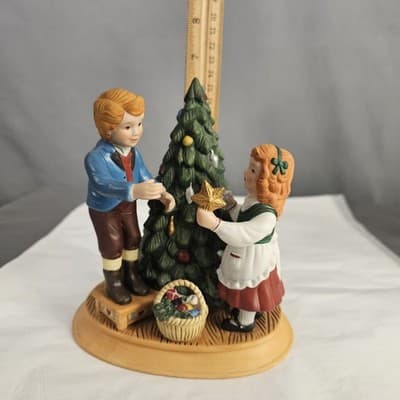 Avon 2nd ed 1982 Christmas Memories "Keeping the Christmas Tradition" - Thumbnail 7