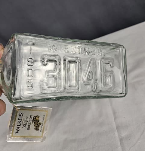 WALKERS Bourbon LICENSE PLATE BOTTLE DECANTER KY,NV,ND,WI Vintage - Thumbnail 8