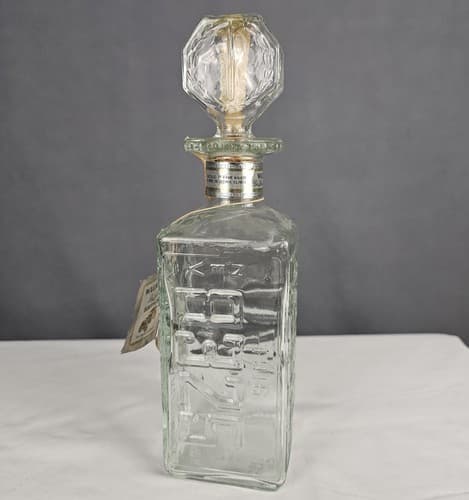 WALKERS Bourbon LICENSE PLATE BOTTLE DECANTER KY,NV,ND,WI Vintage - Thumbnail 3