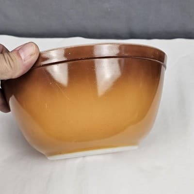 Vintage Pyrex Old Orchard Brown Ombre Mixing Bowl #402 1.5 Qt Large Nesting - Thumbnail 4