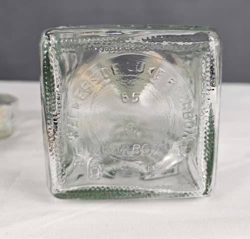 WALKERS Bourbon LICENSE PLATE BOTTLE DECANTER KY,NV,ND,WI Vintage - Thumbnail 7