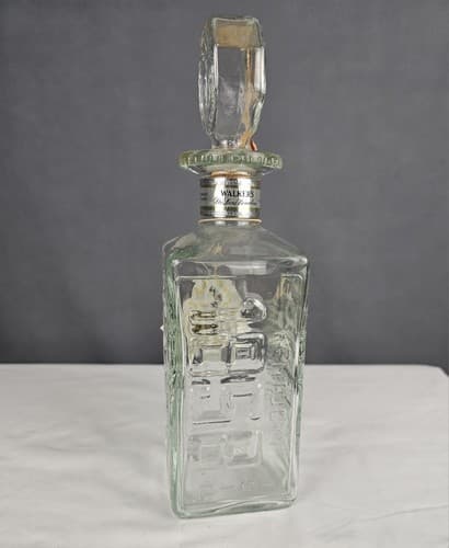 WALKERS Bourbon LICENSE PLATE BOTTLE DECANTER KY,NV,ND,WI Vintage - Thumbnail 2
