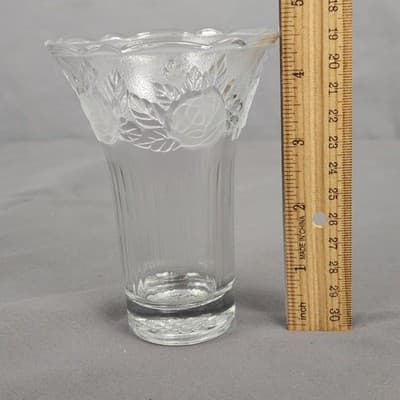 Vintage Frosted Rose Glass Bud Vase Scalloped Rim Clear Pressed Glass 4.5" Tall - Thumbnail 8