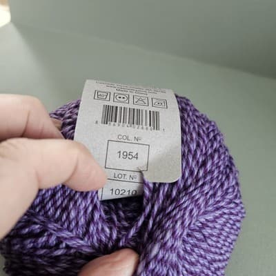 Cascade Yarns 220 Superwash Quatro Color 1959 Purple Mix 100% Wool, 3.5oz, 220yd - Thumbnail 4