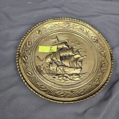 Vintage Brass Patina Embossed Wall Hangings 9.75" MADE IN ENGLAND - Thumbnail 7