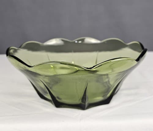 Vintage Anchor Hocking 8" Bowl Glass Scallop Rim Olive Green - Thumbnail 2