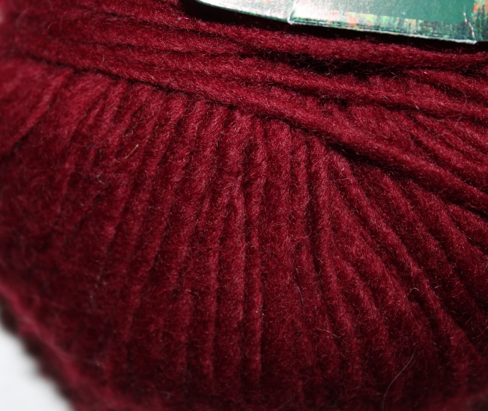 Katia Montana Red Col 83117 65% Wool 35% Acrylic 50gr 109yd - Thumbnail 2