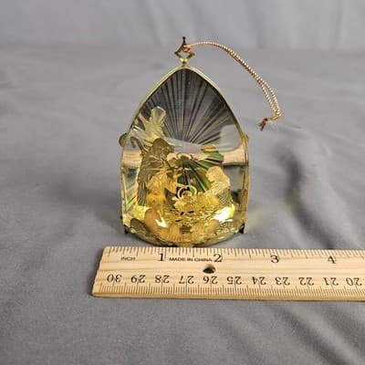 Holographic Nativity Gold Plated 3D Nativity Scene Christmas Ornament Vintage - Thumbnail 10