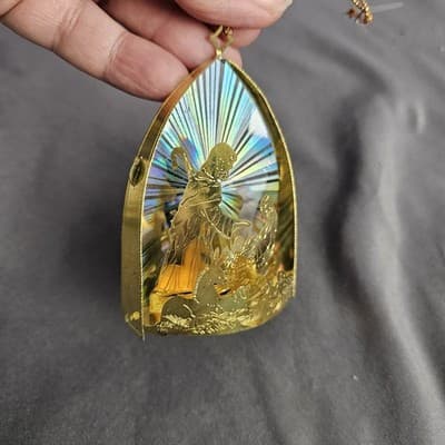 Holographic Nativity Gold Plated 3D Nativity Scene Christmas Ornament Vintage - Thumbnail 3