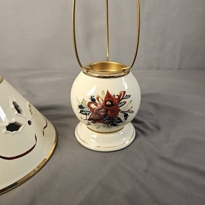 Lenox Christmas Winter Greetings Candle Lamp Cardinal Tea Light Lamp - Thumbnail 8
