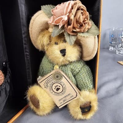 Boyds Bear Plush- (Mohair) Penny Whistleby - #900251 Bear and Trunk - Thumbnail 3