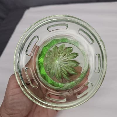 Vintage Uranium Green Depression Glass Citrus Juicer Reamer - Thumbnail 5
